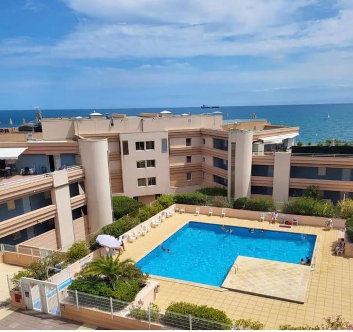 Joli Appartement Avec Piscine Sète Kültér fotó